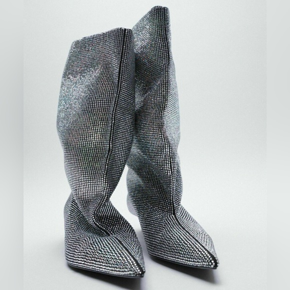 ZARA NEW SILVER SHINY SPARKLY GLITTER KITTEN
HEELED BOOTS SIZE 39 TAGS ATTACHED - Picture 1 of 10